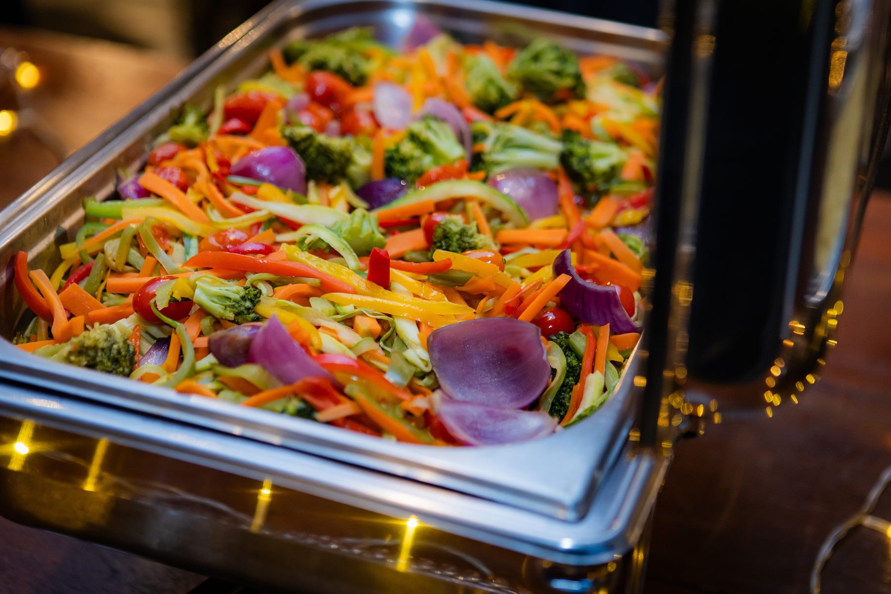 Legumes coloridos no buffet, foto real